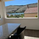 Mlinar - One Bedroom With Seaview Appartamento