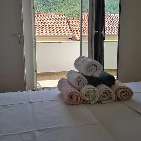 Mlinar - One Bedroom With Seaview