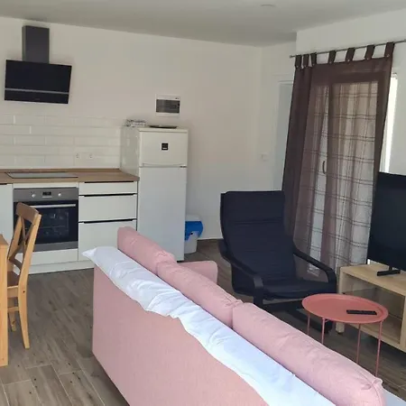 Mlinar - One Bedroom With Seaview