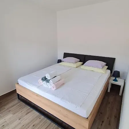 Apartment Mlinar - One Bedroom With Seaview *