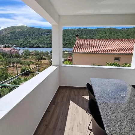 Mlinar - One Bedroom With Seaview Grebastica