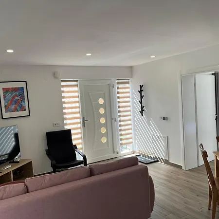 Mlinar - One Bedroom With Seaview Apartment
