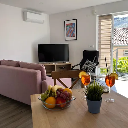 Mlinar - One Bedroom With Seaview Apartment *