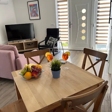 Mlinar - One Bedroom With Seaview Apartment