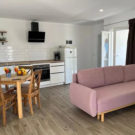 Appartamento Mlinar - One Bedroom With Seaview *