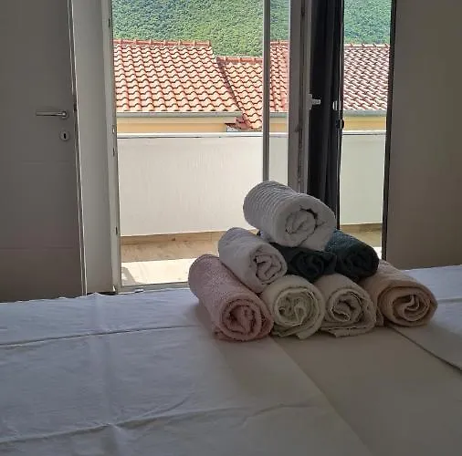 Mlinar - One Bedroom With Seaview