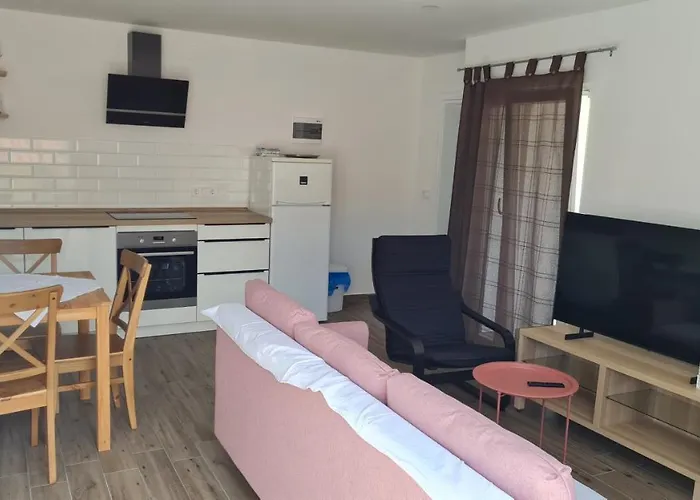 Mlinar - One Bedroom With Seaview