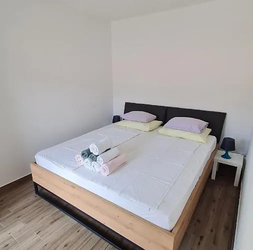 Appartamento Mlinar - One Bedroom With Seaview *