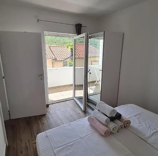 Appartamento Mlinar - One Bedroom With Seaview Grebaštica