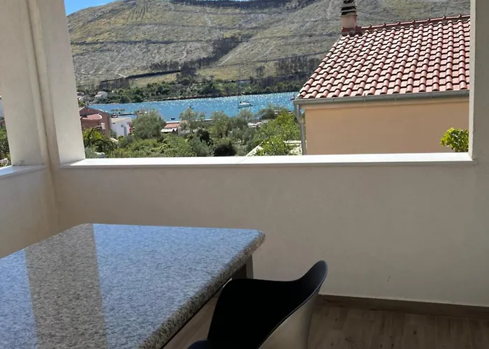 Mlinar - One Bedroom With Seaview Appartamento