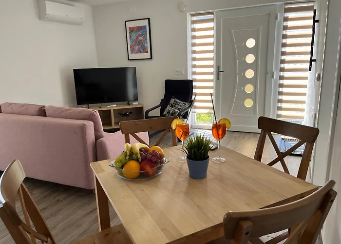 Lejlighed Mlinar - One Bedroom With Seaview