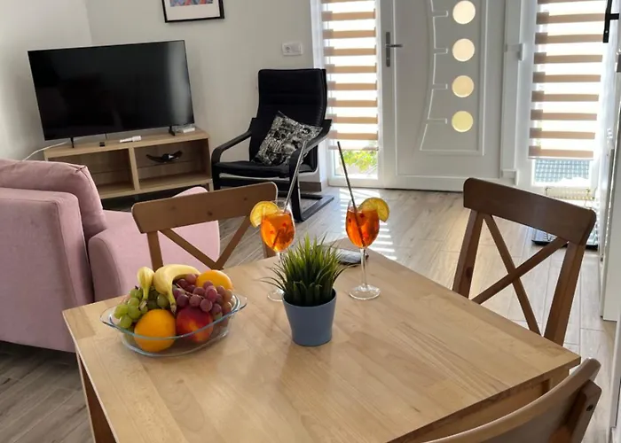 Mlinar - One Bedroom With Seaview Appartamento