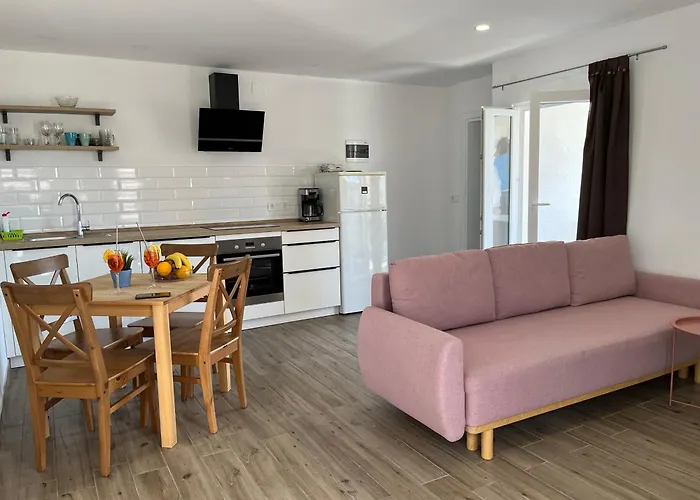 Appartamento Mlinar - One Bedroom With Seaview *